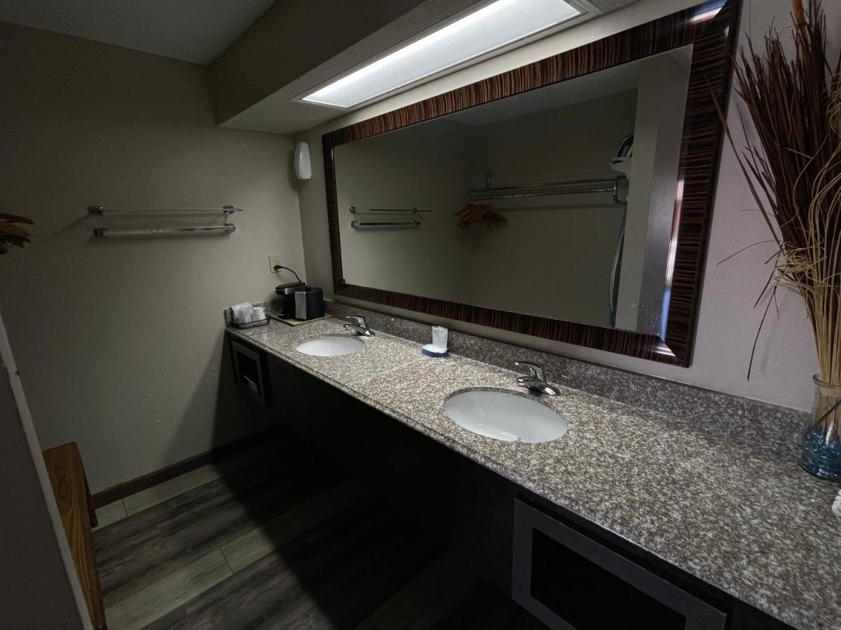 Royal Inn&Suites Mountain Grove Bagian luar foto