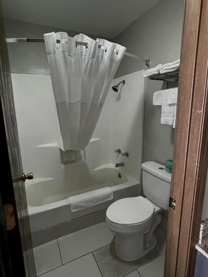 Royal Inn&Suites Mountain Grove Bagian luar foto