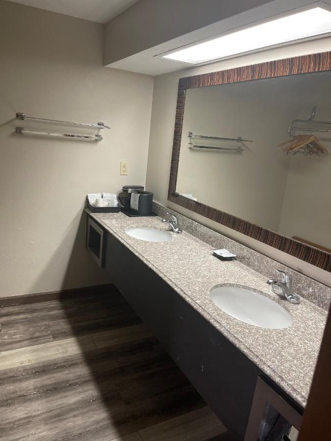 Royal Inn&Suites Mountain Grove Bagian luar foto