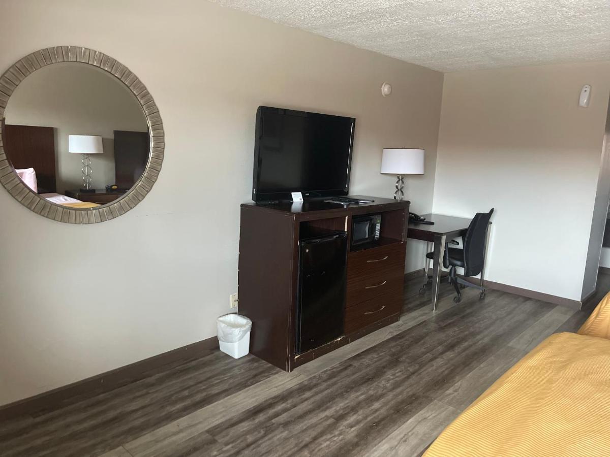 Royal Inn&Suites Mountain Grove Bagian luar foto