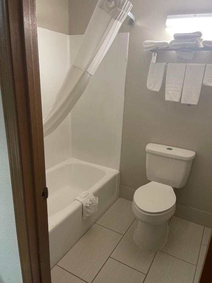 Royal Inn&Suites Mountain Grove Bagian luar foto