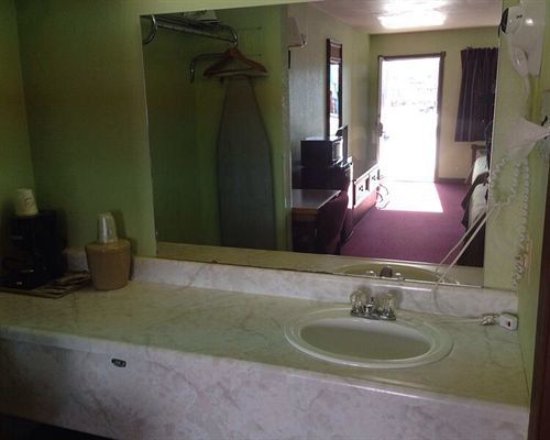 Royal Inn&Suites Mountain Grove Bagian luar foto
